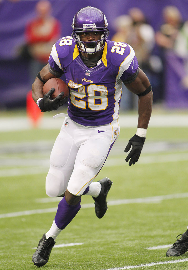 Adrian Peterson Returns to the Field in adidas adiZero 5-Star Mid (1)