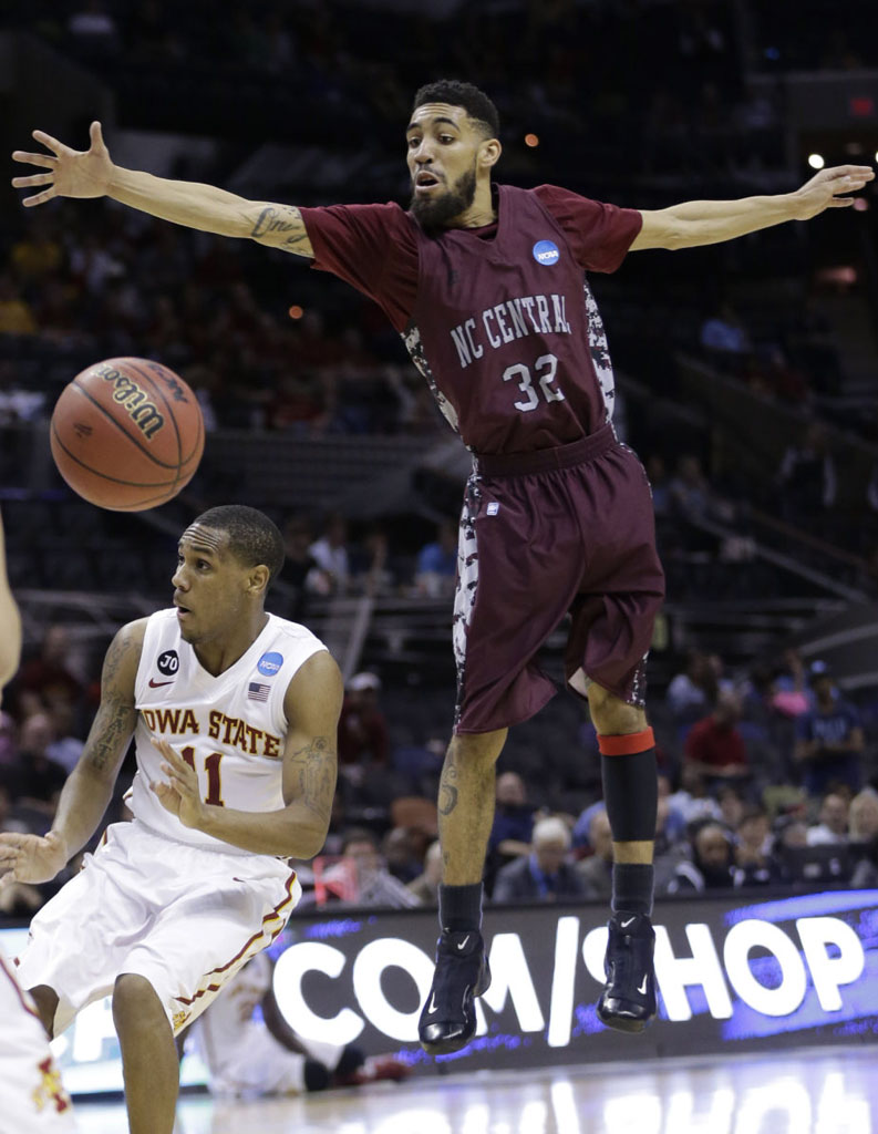 Emmanuel Chapman wearing Nike Air Flightposite Carbon Fiber