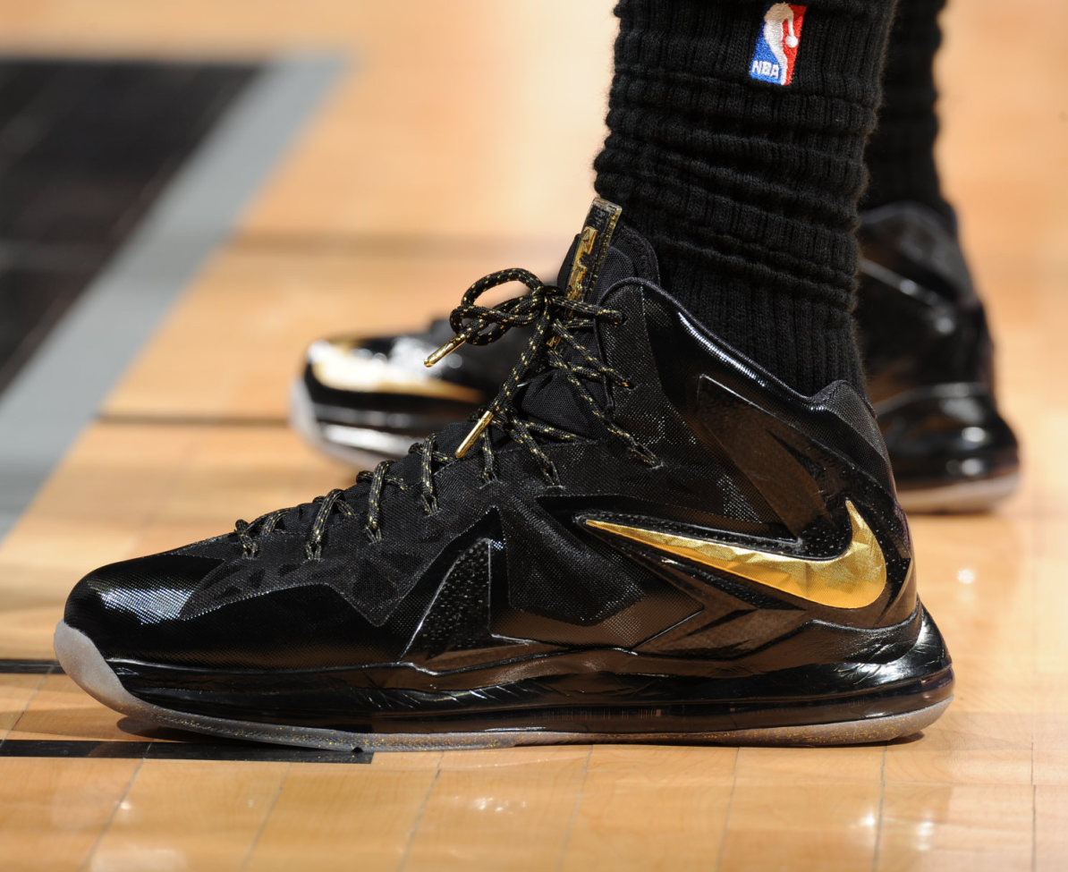 Up Close LeBron James Wears Black Gold X Elite PE Complex