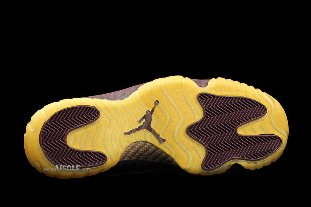 Air Jordan Future Burgundy 3M (4)