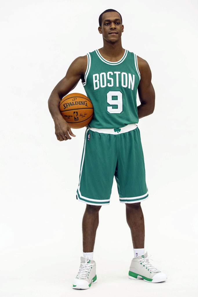 Rajon Rondo wearing ANTA