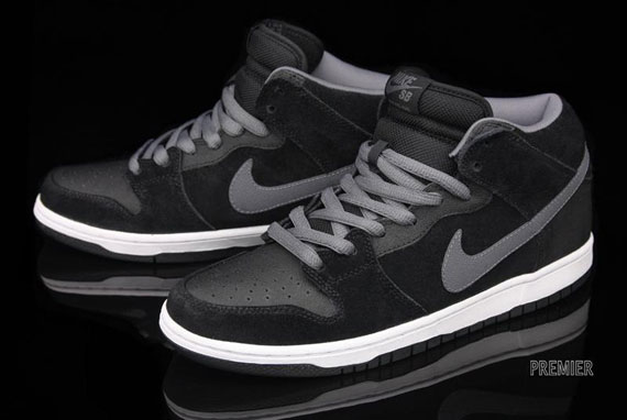 Grande mecánico reflejar Nike SB Dunk Mid Pro - Black/Light Graphite - July 2011 | Sole Collector