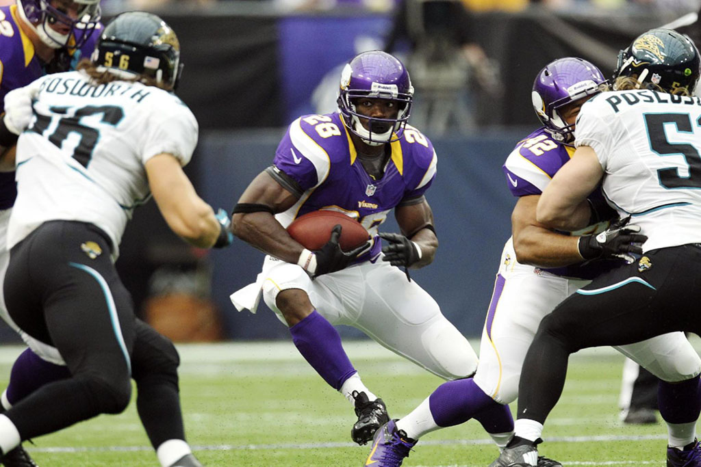 Adrian Peterson Returns to the Field in adidas adiZero 5-Star Mid (2)