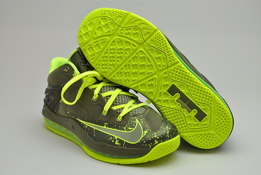 Lebron 11 low store dunkman