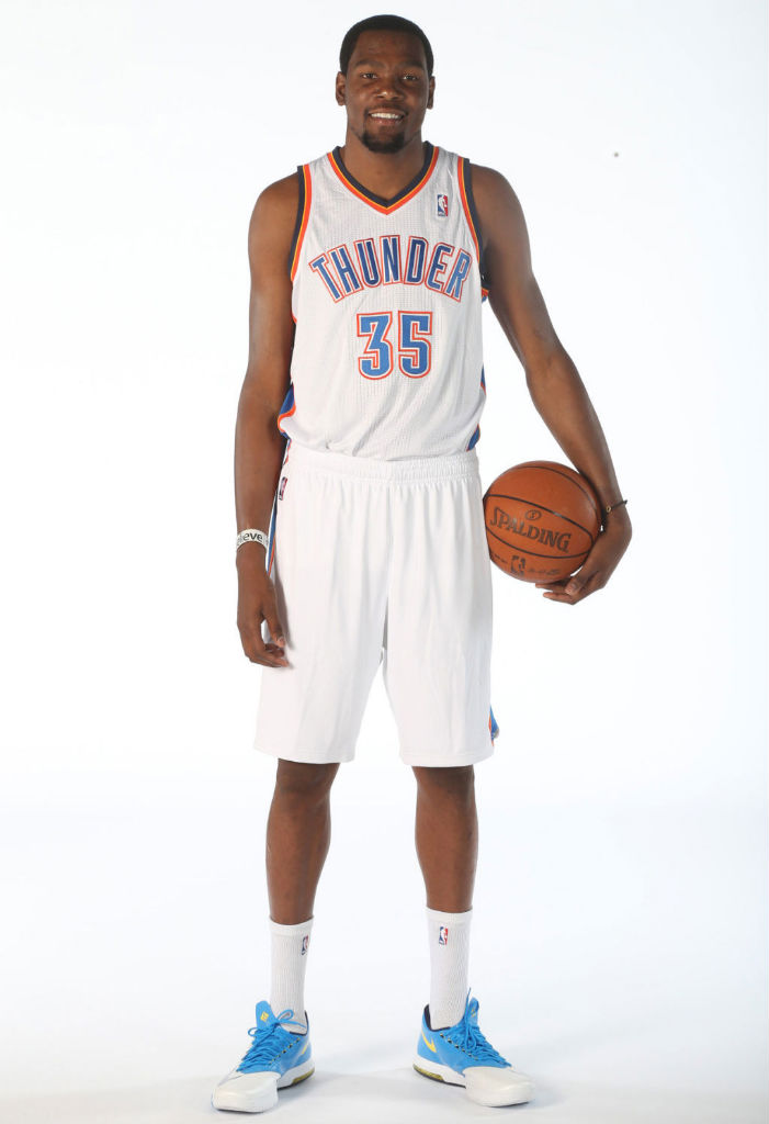 Kevin Durant wearing Nike KD VI