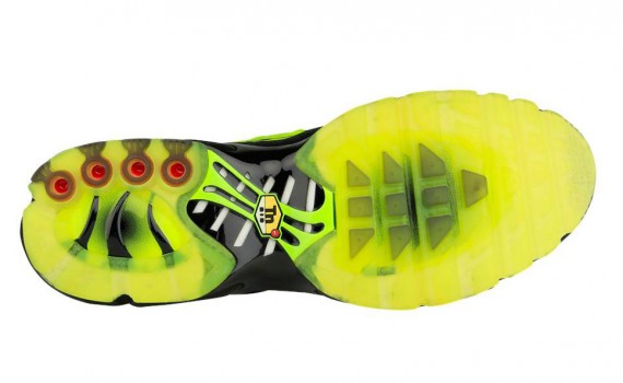 nike air max plus volt black neon green