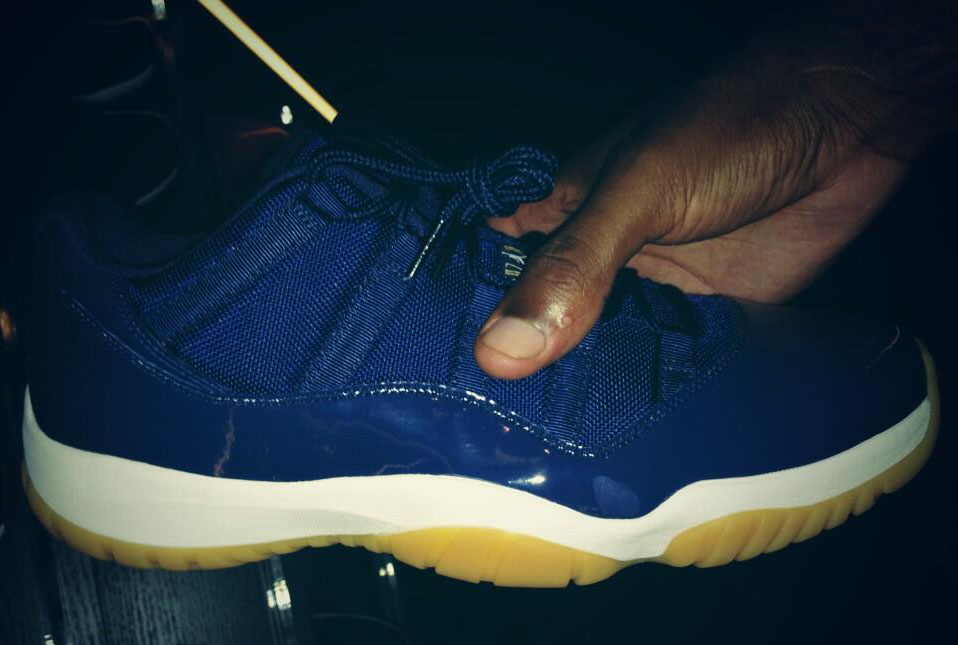 navy blue gum bottom 11s