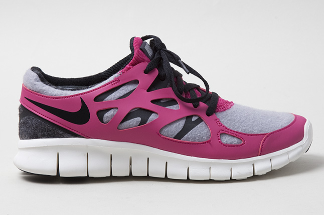 Free run black outlet and pink