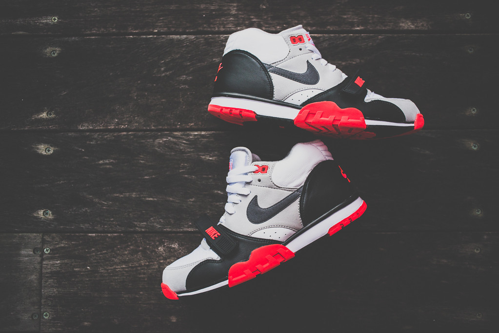 nike air trainer 1 infrared