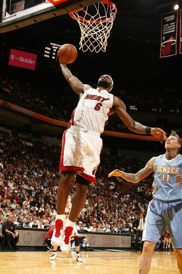 LeBron James Debuts New LeBron 8 V/2 Colorway 