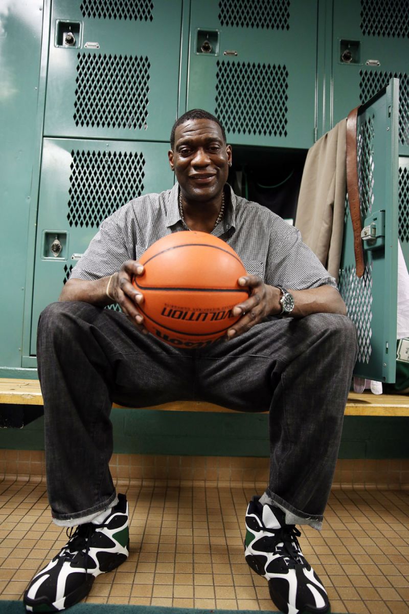 shawn kemp wearing kamikaze