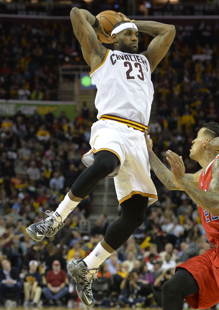 LeBron James wearing Nike LeBron XII 12 BHM (2)