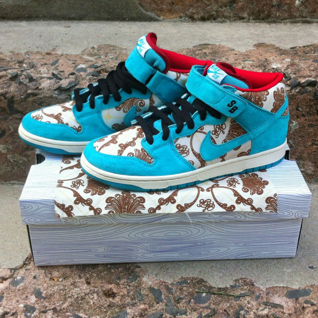 Spotlight // Pickups of the Week 5.19.13 - Nike SB Dunk Mid Peacock/Linoleum Sample by bizbeagle