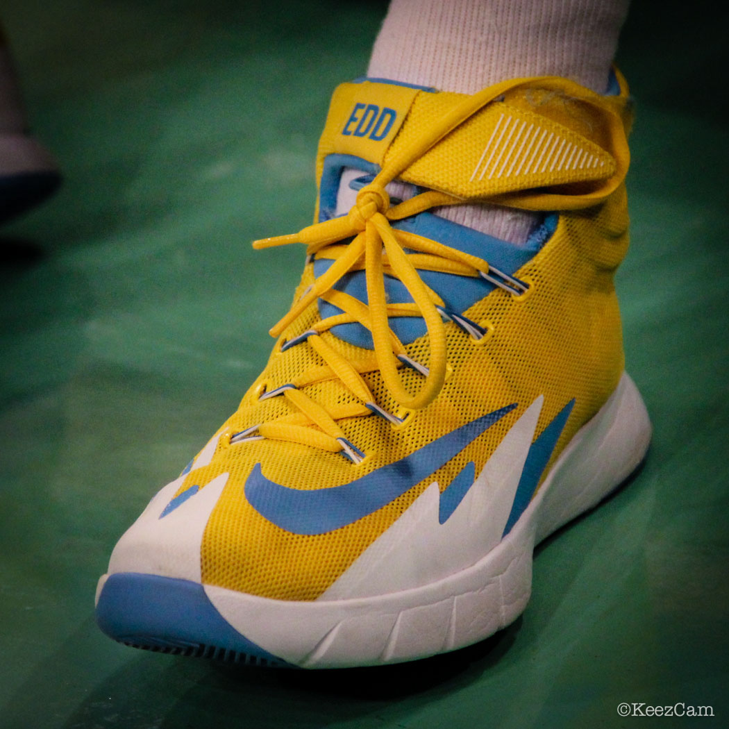 Elena Delle Donne wearing Nike Zoom HyperRev Chicago Sky PE