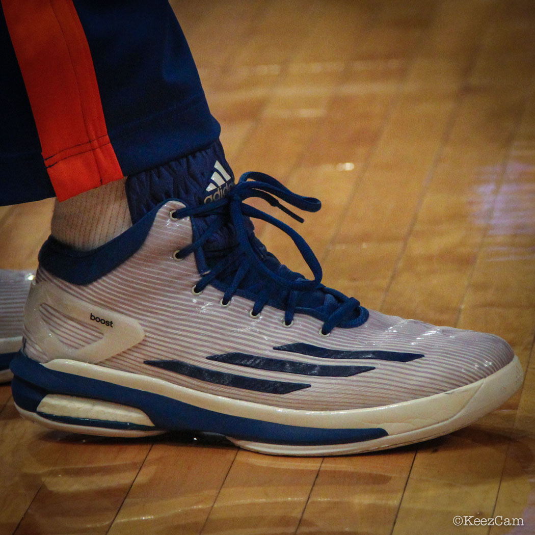 Tim Hardaway Jr. wearing adidas Crazylight Boost