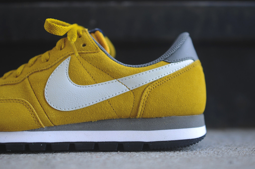 Más que nada mi Artístico Nike Air Pegasus '83 LTR - Dark Citron | Sole Collector