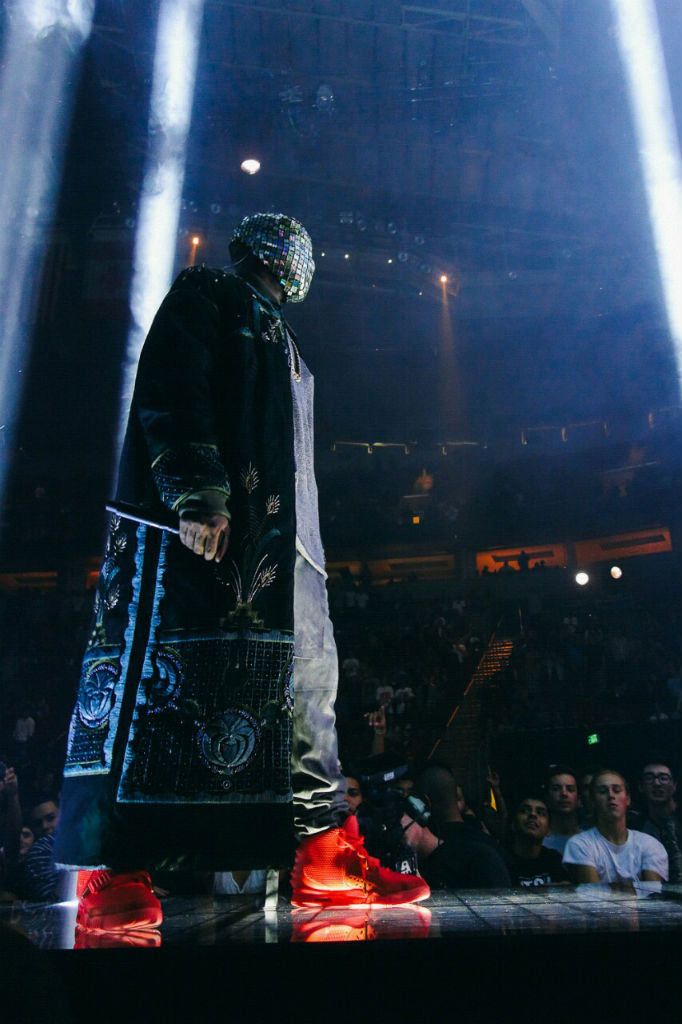 Kanye West wearing Nike Air Yeezy 2 Red October