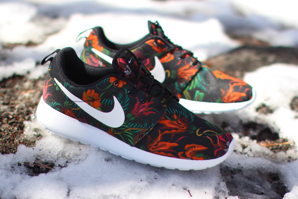 Manuscript Persistent Store Nike Roshe Runs Blooming for Spring | Sole Collector