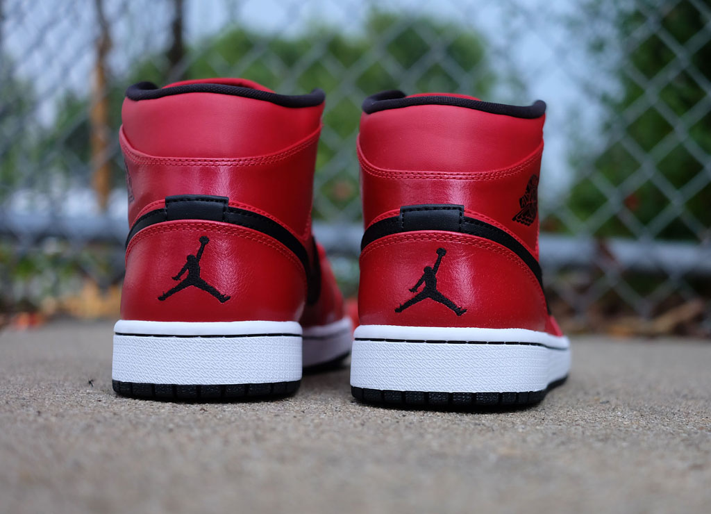 Air Jordan 1 Retro Mid Gym Red (4)