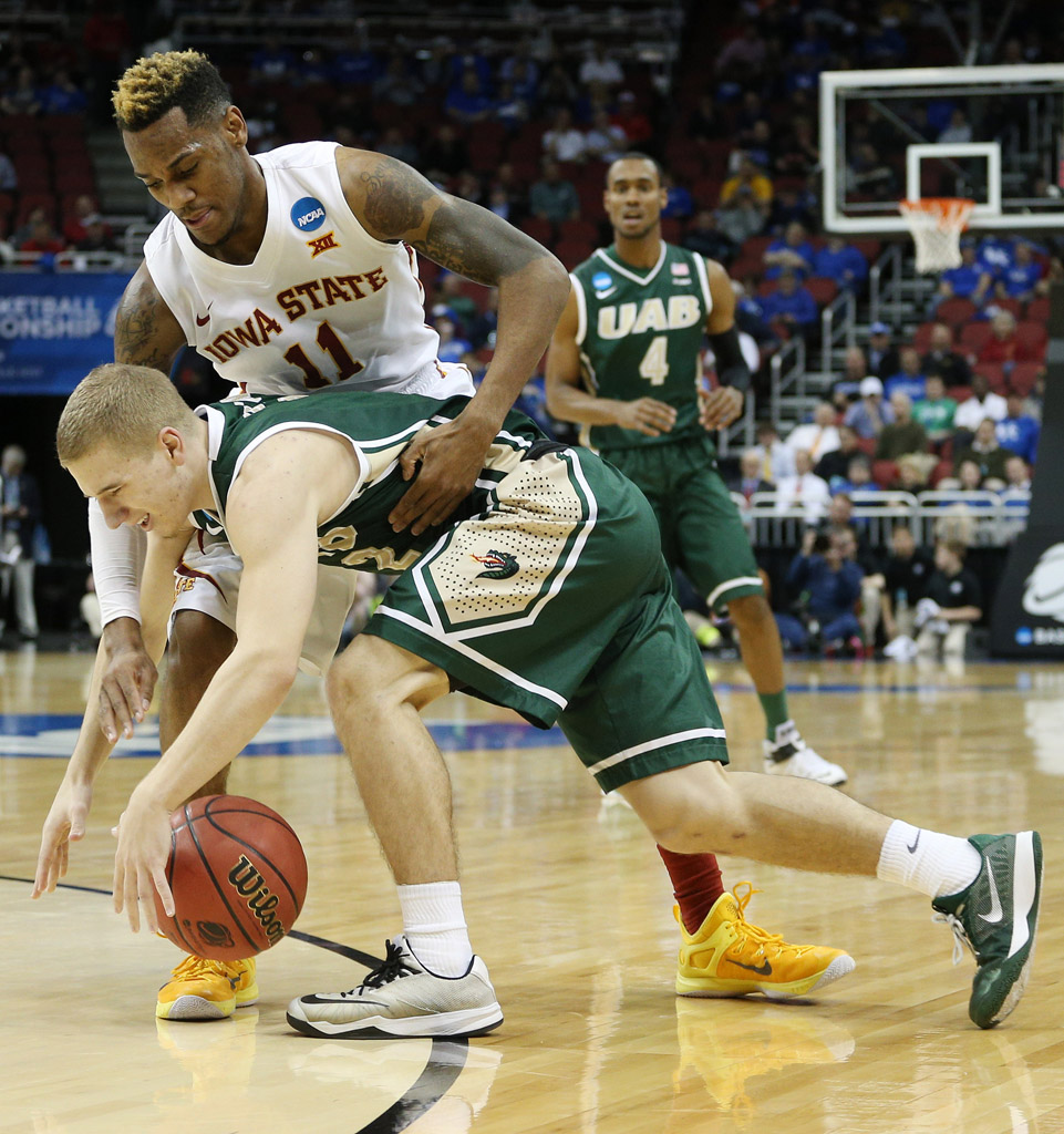 UAB Honors Fan with Mismatched Sneakers (4)