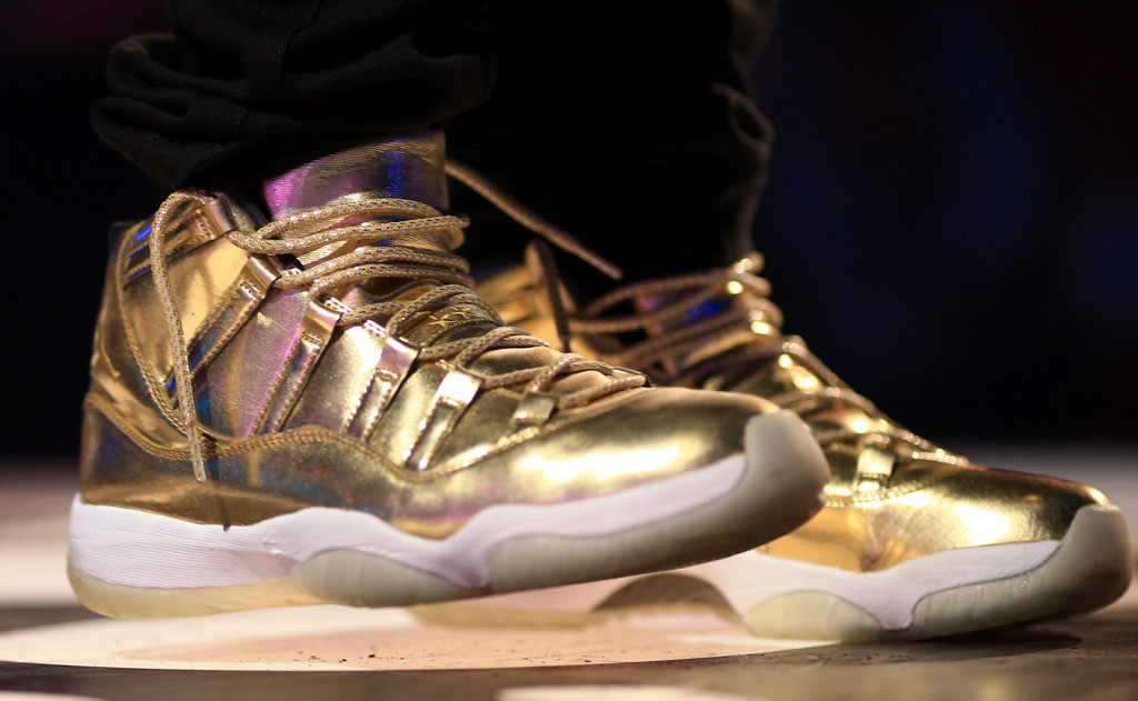 Usher wearing Gold Air Jordan XI 11 (9)