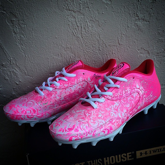 Arian Foster wearing Under Armour Nitro Icon Low Pink by Kickasso (1)