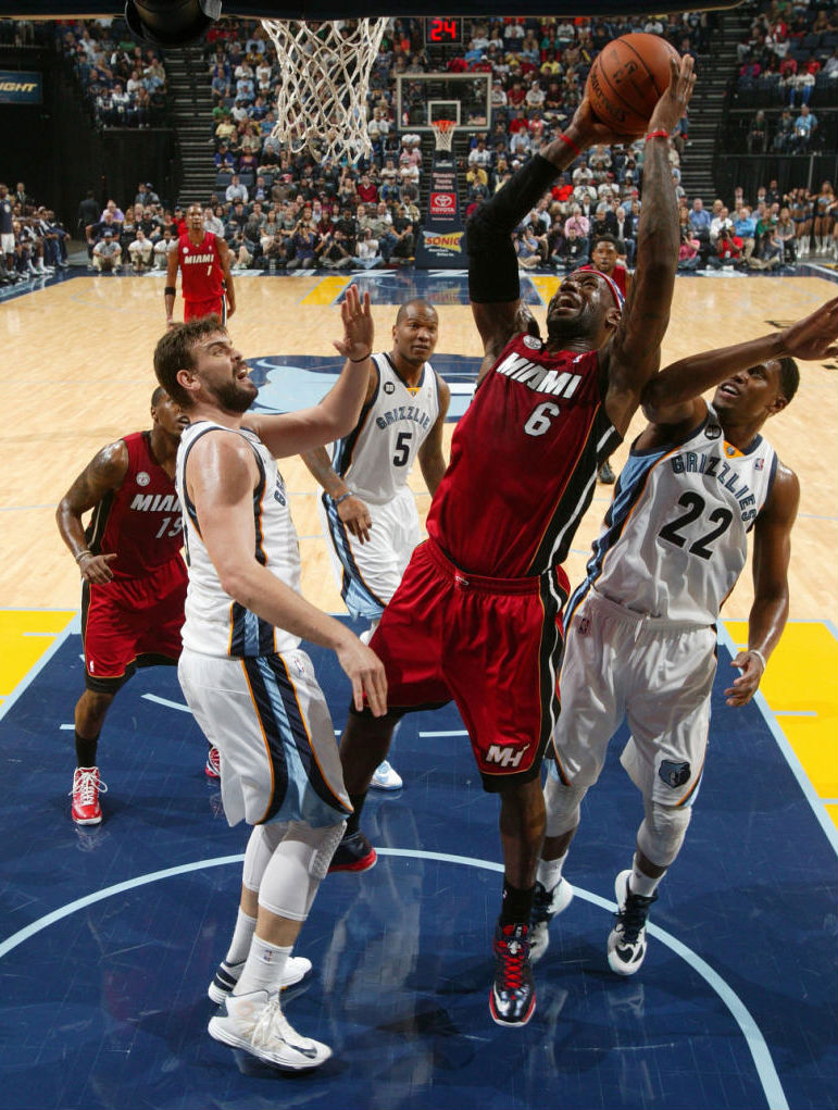 LeBron James wearing Nike LeBron X Veterans Day PE (4)