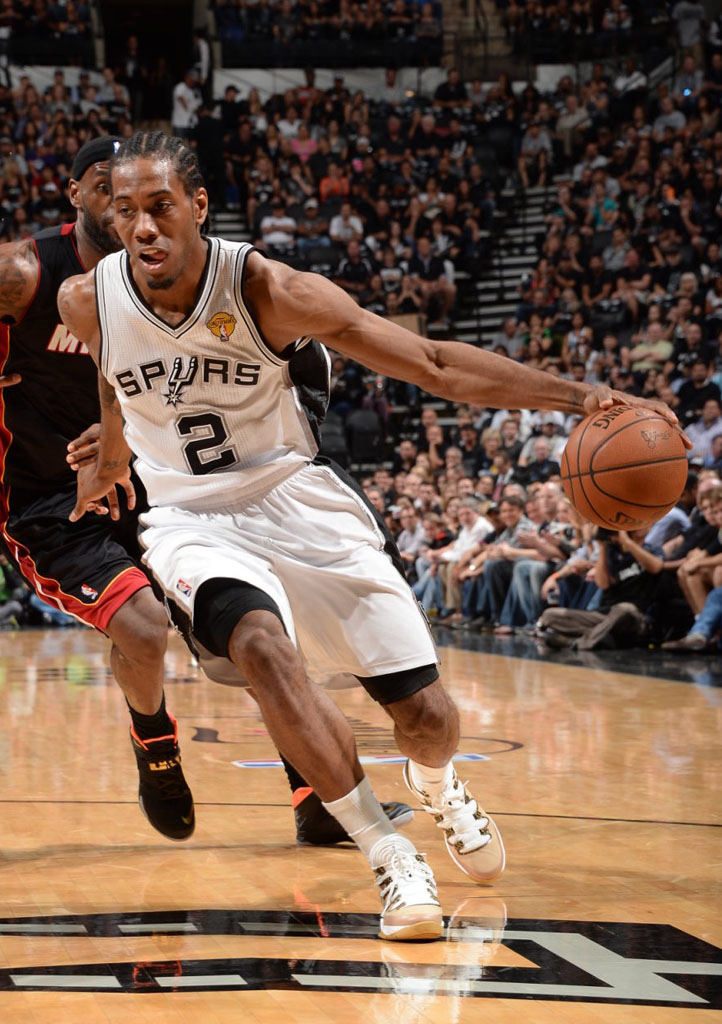 Kawhi Leonard wearing Air Jordan XX8 28 SE PE