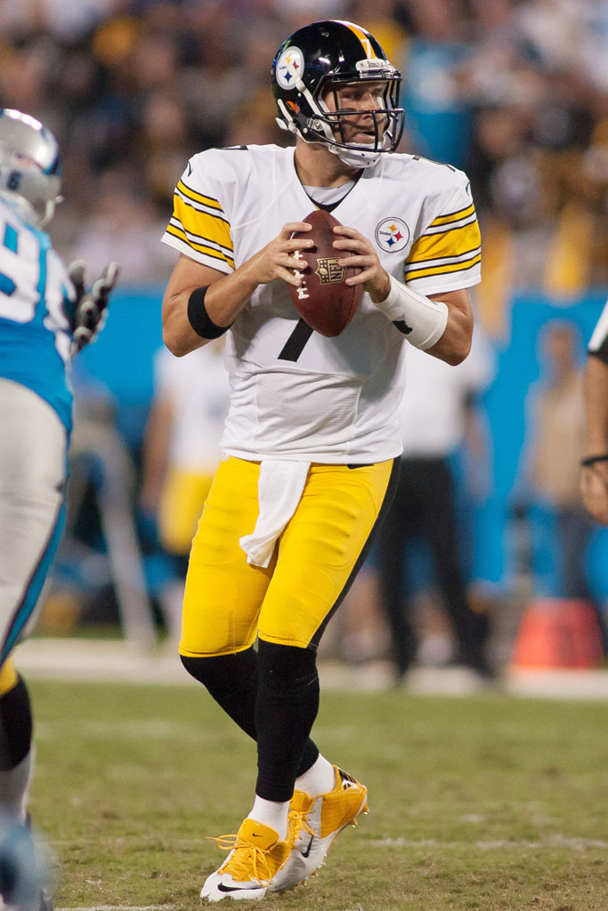 Ben Roethlisberger wearing Nike Lunar Superbad Pro Low