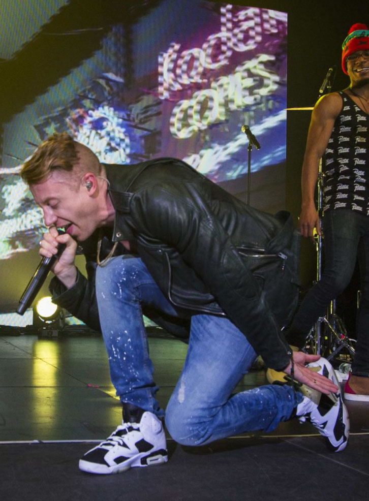 Macklemore wearing Air Jordan 6 VI Retro Oreo