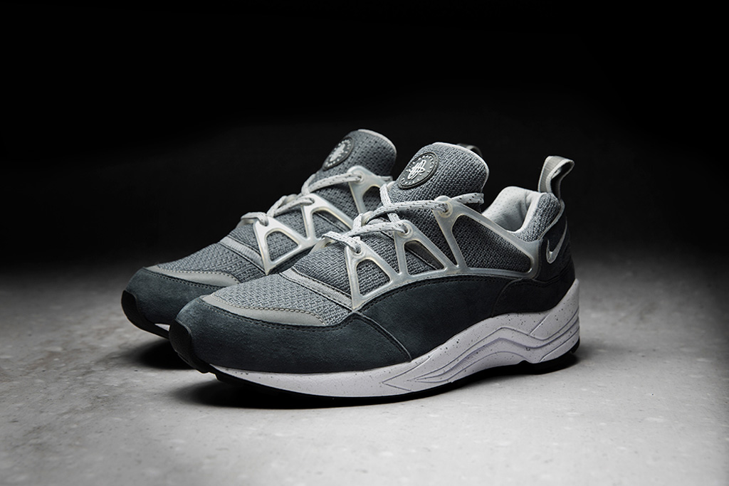 nike air huarache light grey