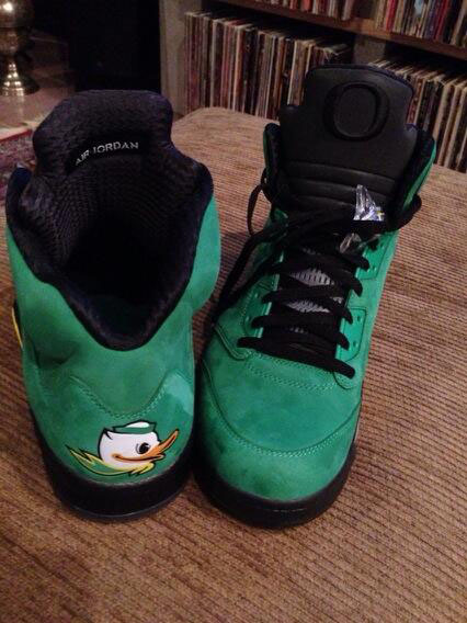 Oregon shop ducks 5s