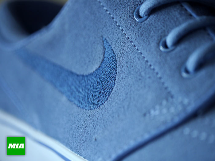 Nike janoski hot sale blue suede