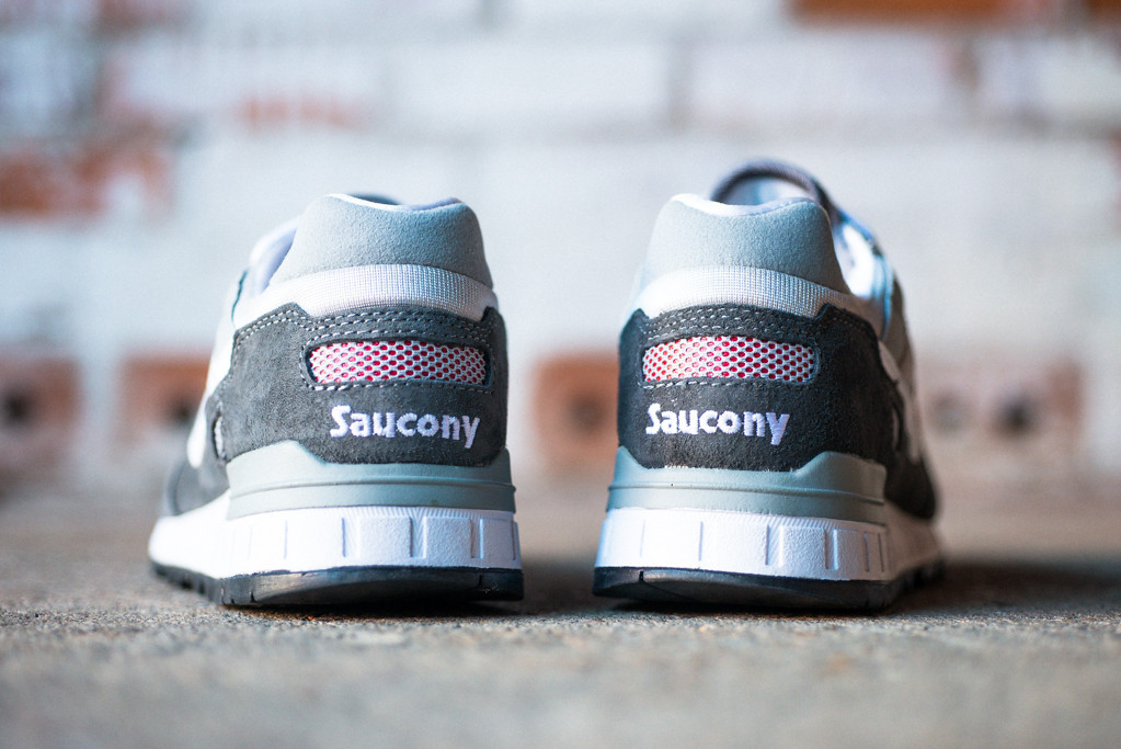 Saucony shadow 5000 vintage off white grey clearance red