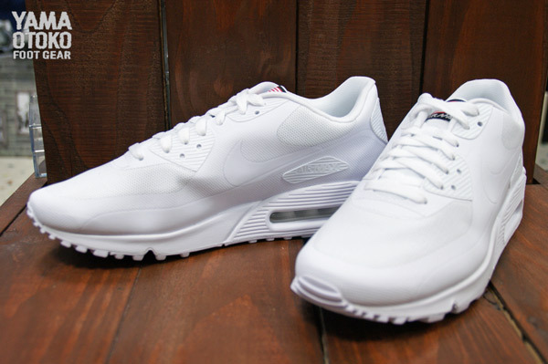 air max hyperfuse white