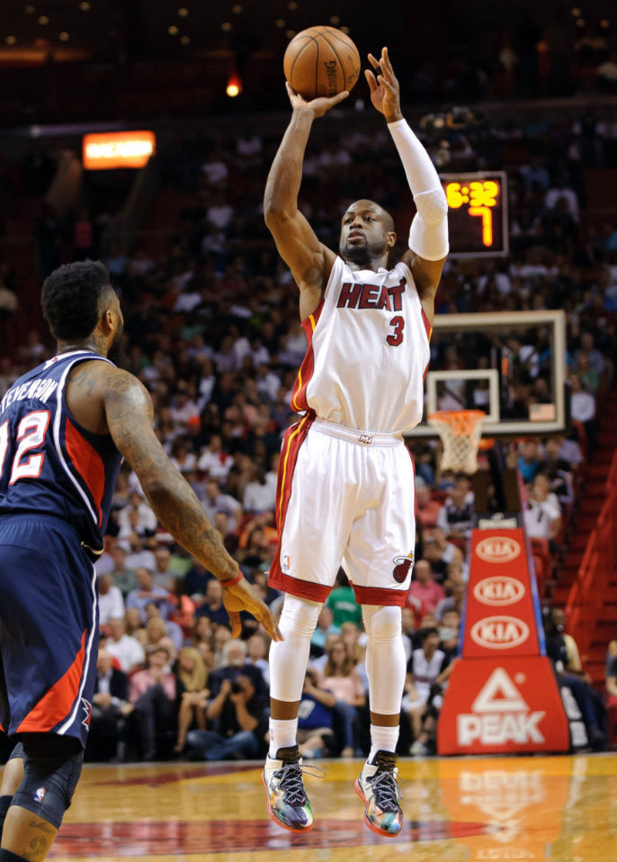 Dwyane Wade wearing Li-Ning Way of Wade Gradient Peel by Mache Custom Kicks (15)