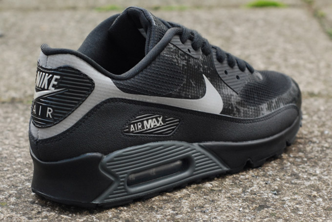 All black air max hotsell 90 hyperfuse