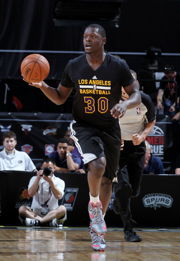 Julius Randle wearing Nike LeBron XI 11 Elite Team