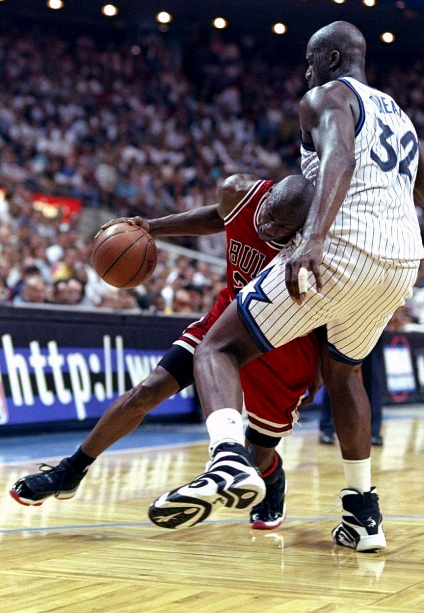 Shaq on sale reebok shaqnosis