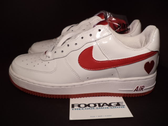 vintage nike red 2003 valentines