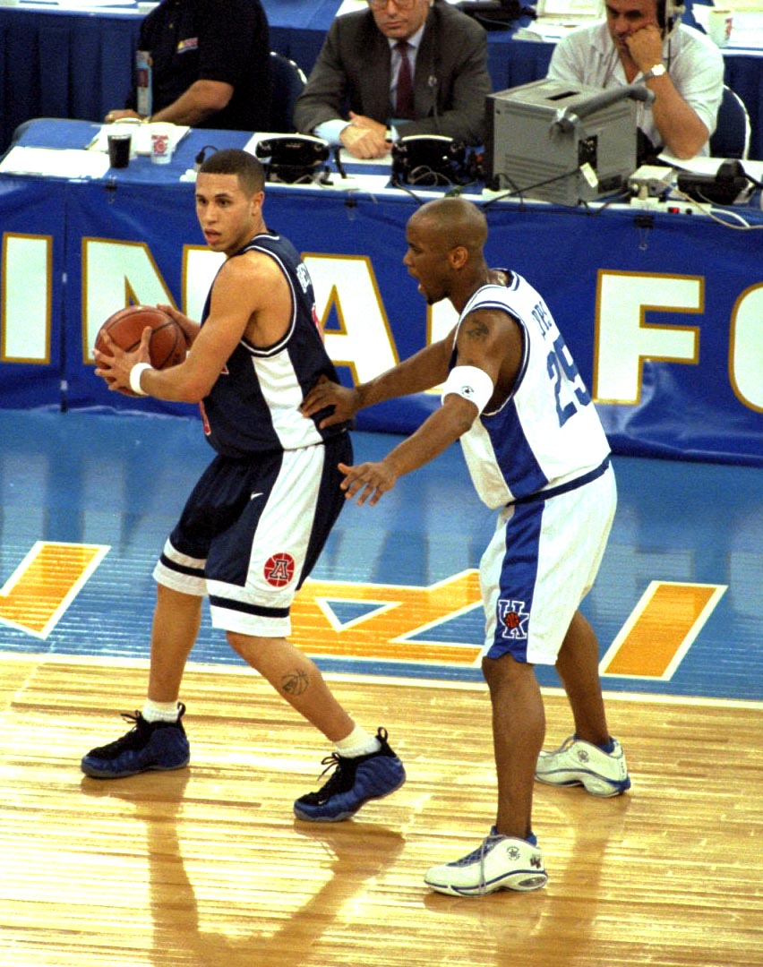 Mike Bibby in the Nike Air Foamposite 