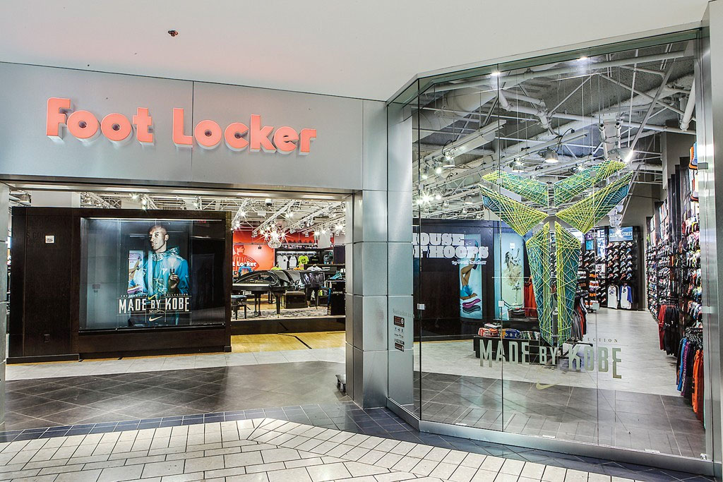 A Springfield retail throwback: 1982 view of Foot Locker