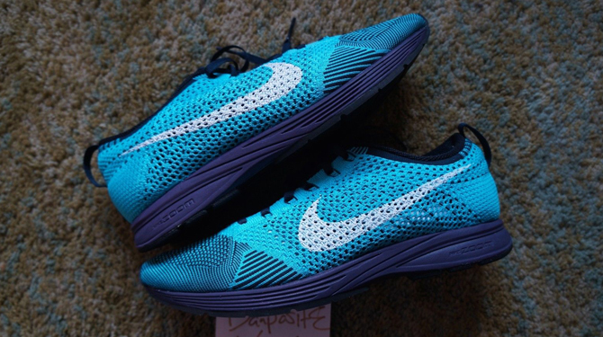 Nike zoom streak on sale 5 vs flyknit racer