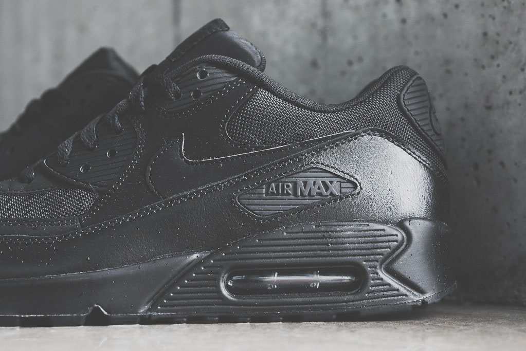 nike air max 90 essential black leather