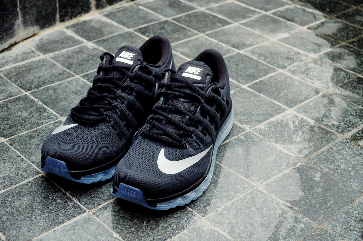 black and white air max 2016