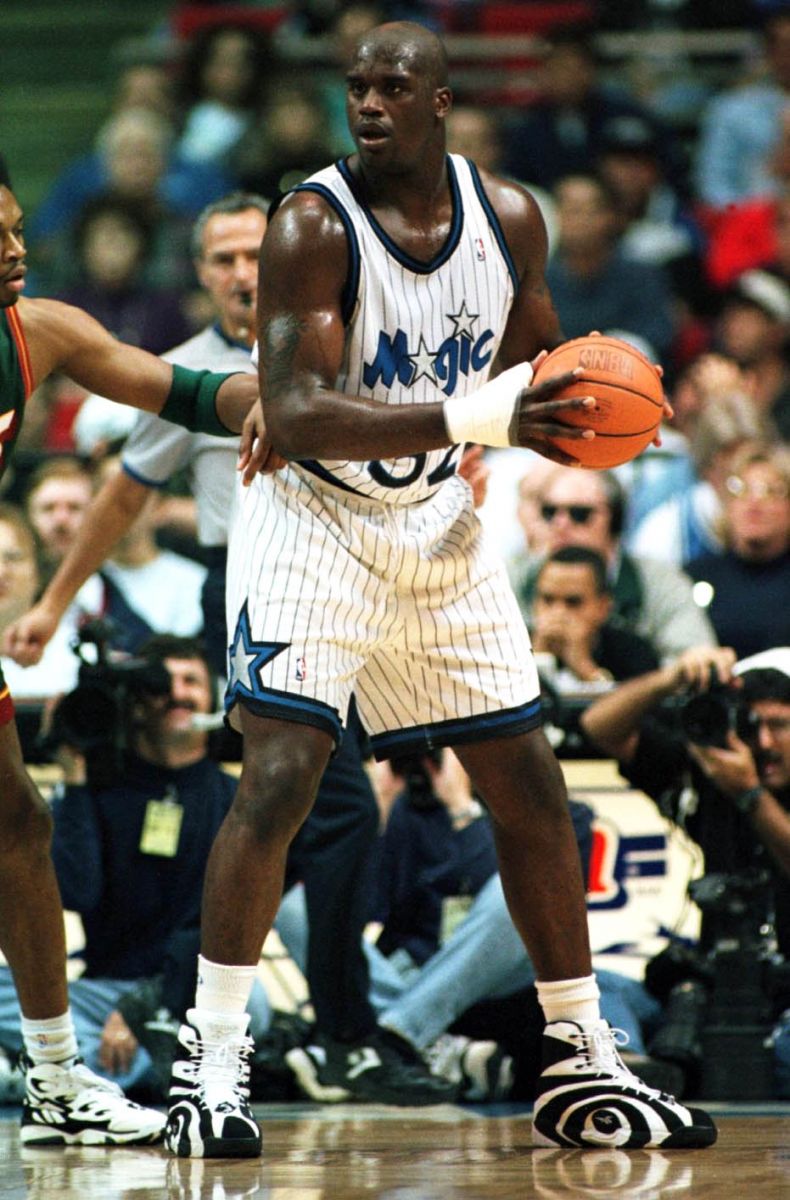 niebla tóxica todo lo mejor Consejo Flashback // Shaquille O'Neal in the Reebok Shaqnosis | Complex