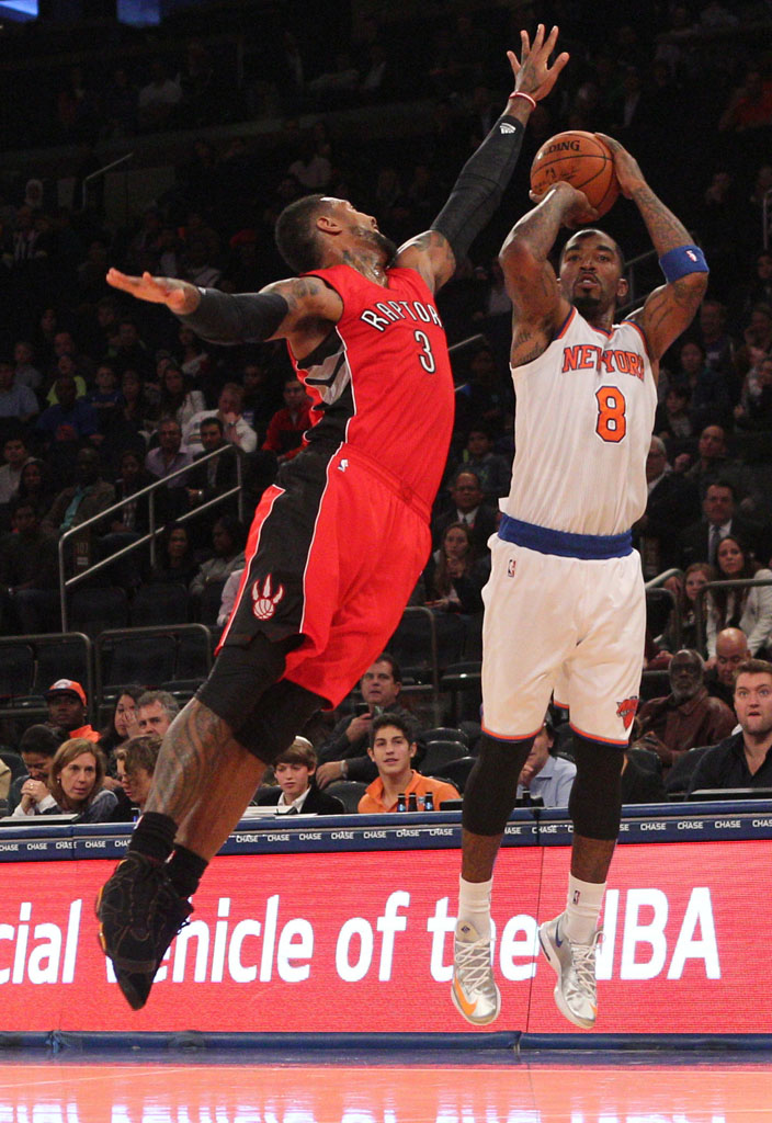 James Johnson wearing Air Jordan VII 7 Citrus (2)