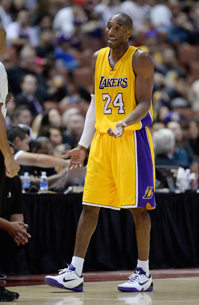 Kobe Bryant wearing Nike Kobe IX 9 Elite Low PE (1)