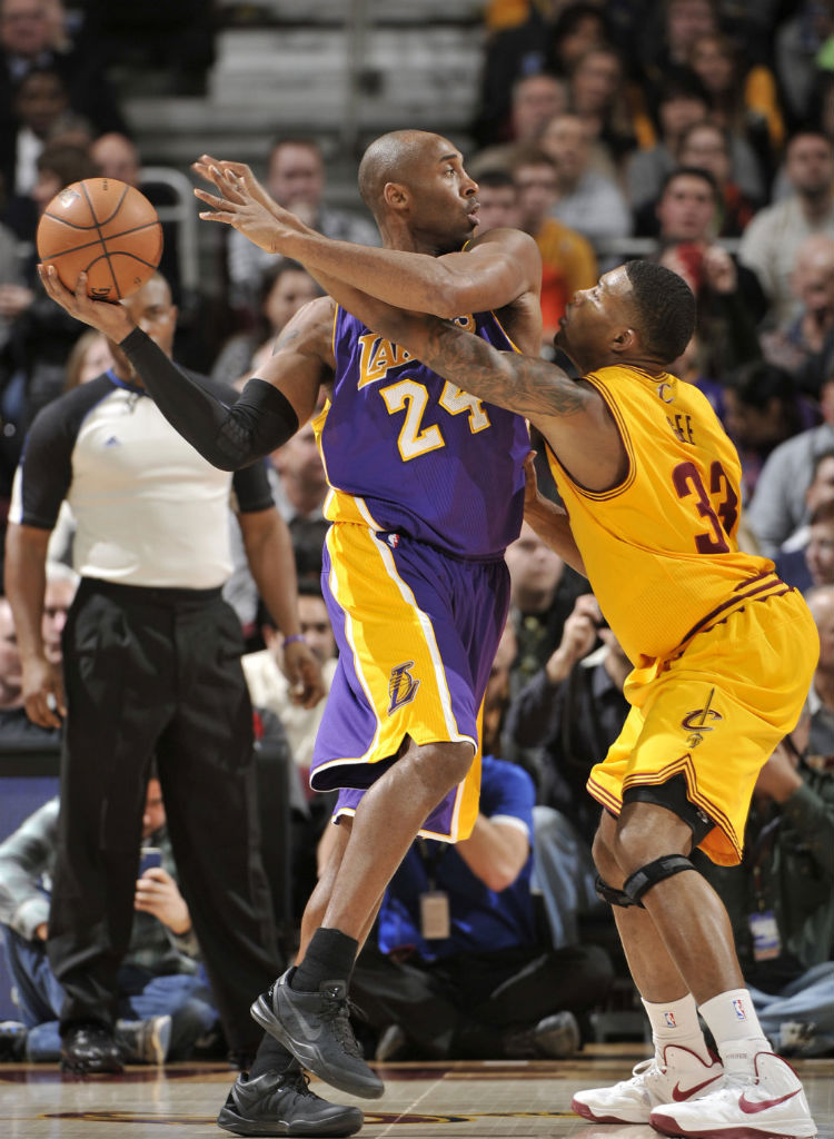 Kobe Bryant wearing Nike Kobe 8 System Blackout (10)