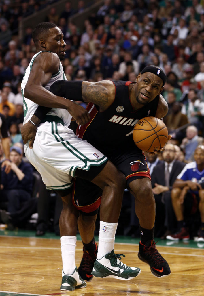 Jeff Green Posterizes Chris Bosh in the Nike Hyperdisruptor (1)